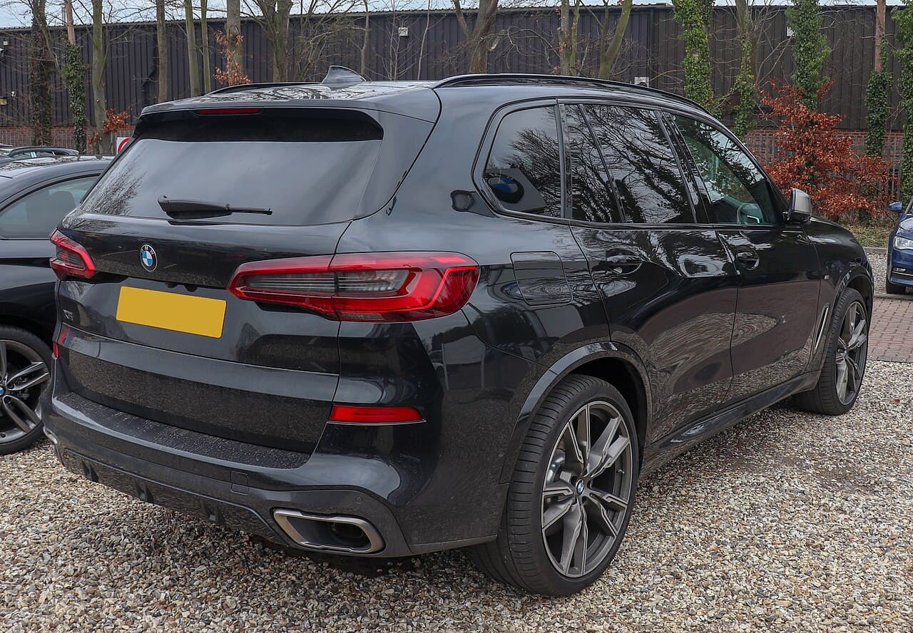 BMW X5 xDrive40i, rear view
