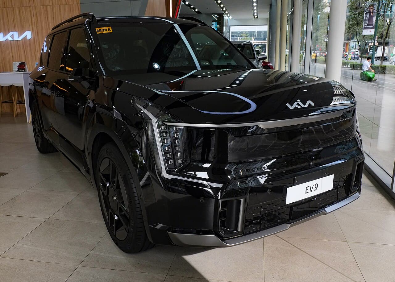 Kia EV9 GT-Line, front view