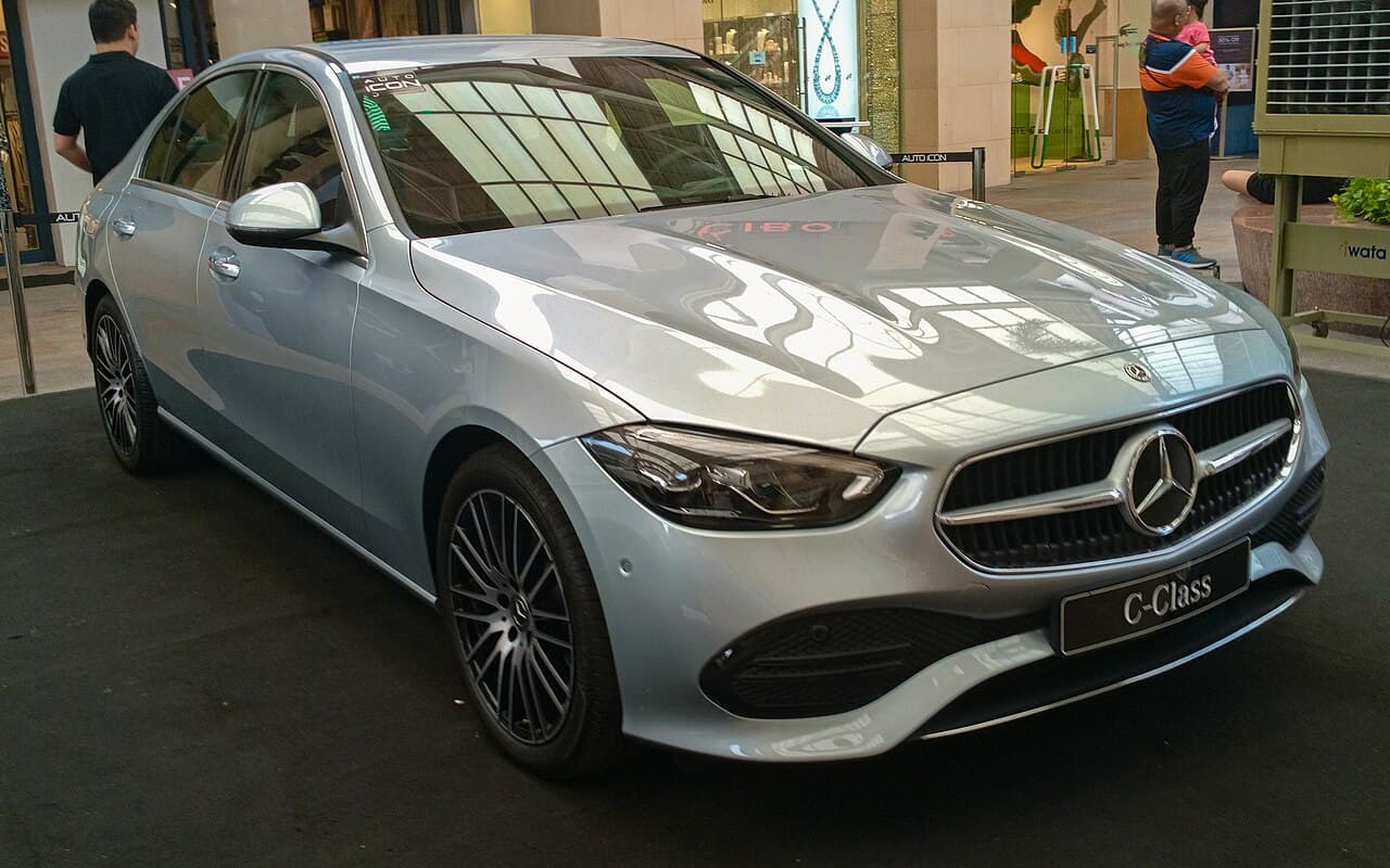 Mercedes-Benz C 200 AMG Line, front view