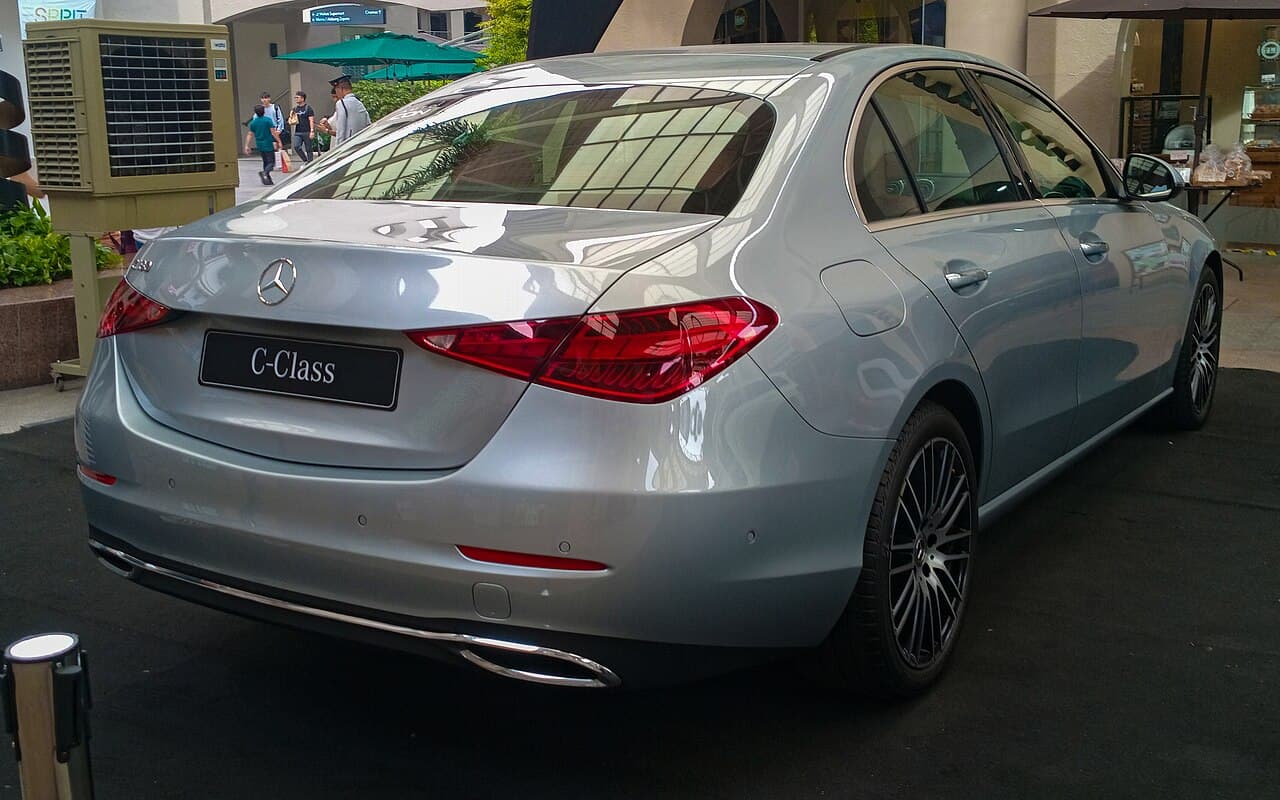 Mercedes-Benz C 200 AMG Line, rear view
