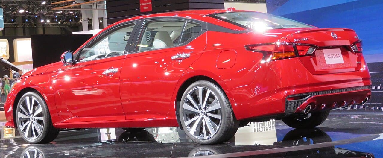 Nissan Altima SV, rear view