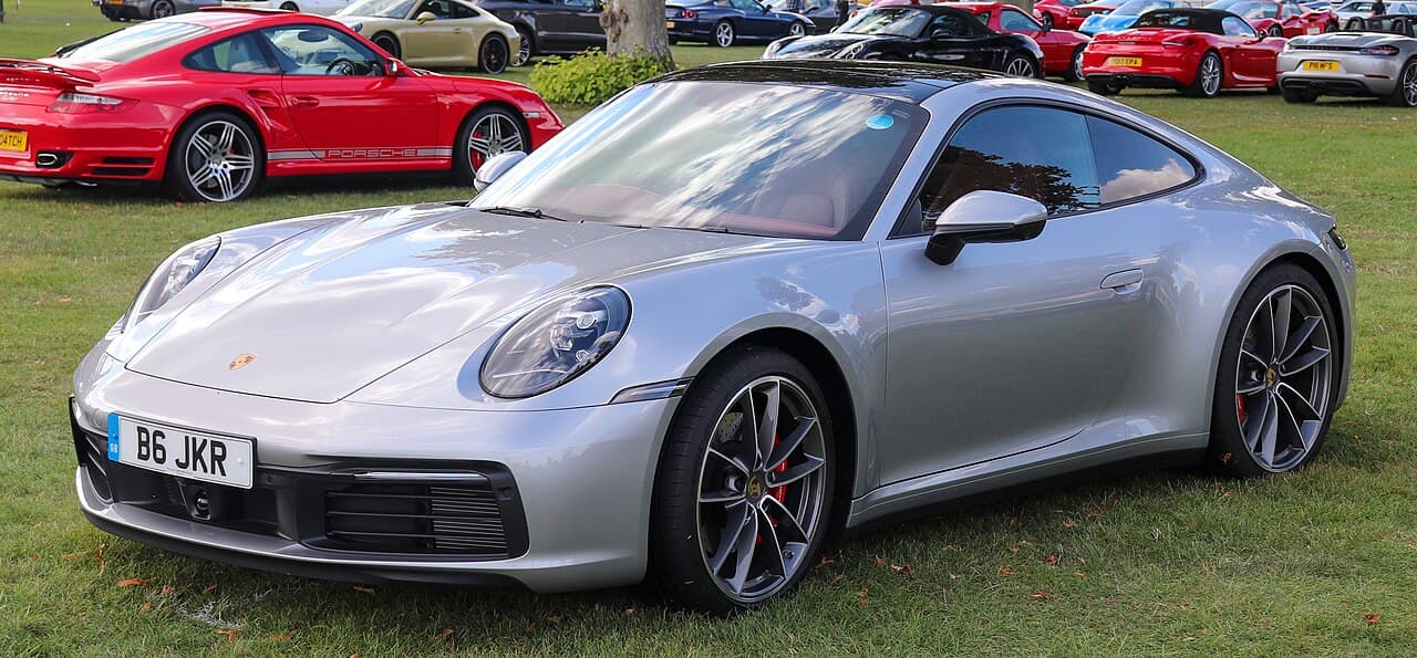 Porsche 911 Carrera, front view