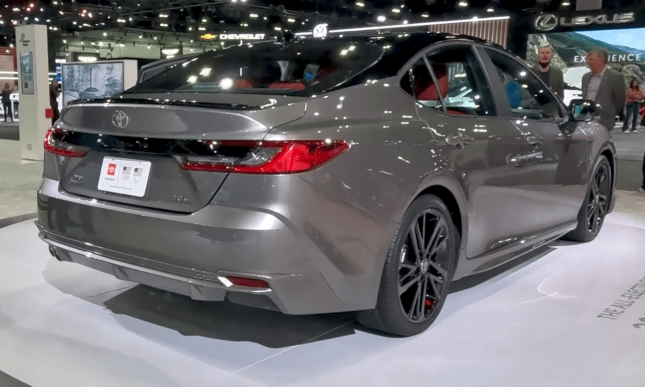Toyota Camry Hybrid, rear view